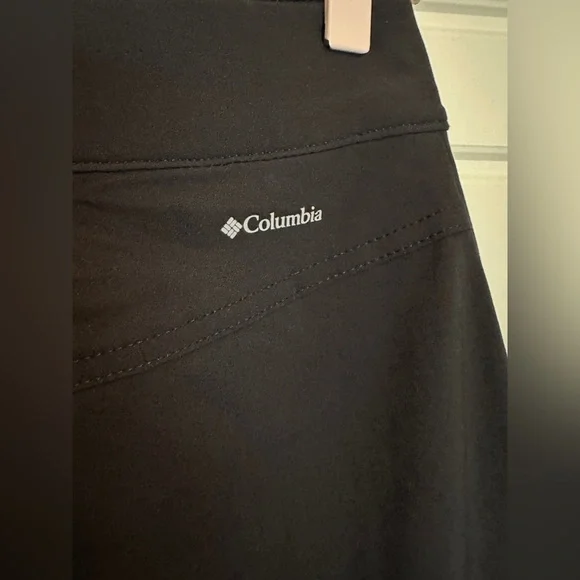 Columbia Black Cargo Pants with Technical Fabric - Picture 6 of 6